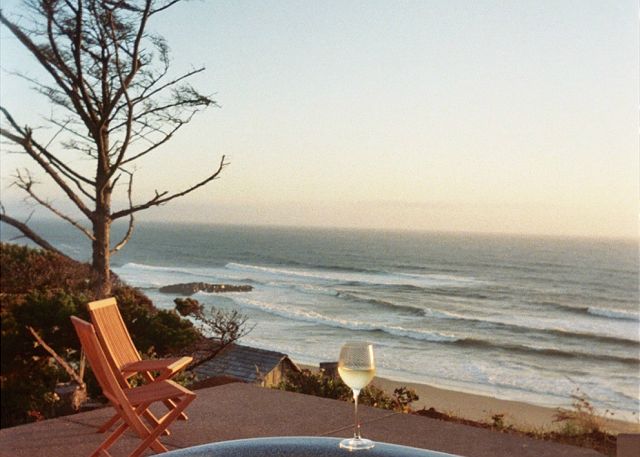 Seabird Cottage - an affordable beach get away in Oregon